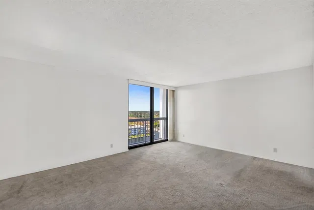 Unit 1543 photo 14