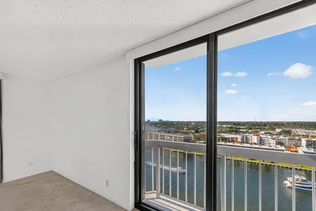 Unit 1543 photo 15