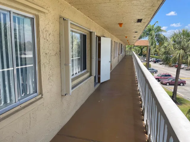 Residence photo 6