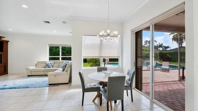 Residence photo 2