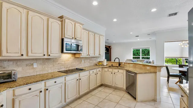 Residence photo 5
