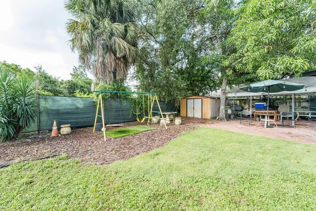 Residence photo 25