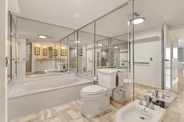 Unit 1704 photo 9