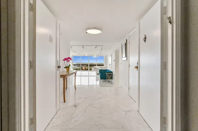 Unit 1704 photo 13
