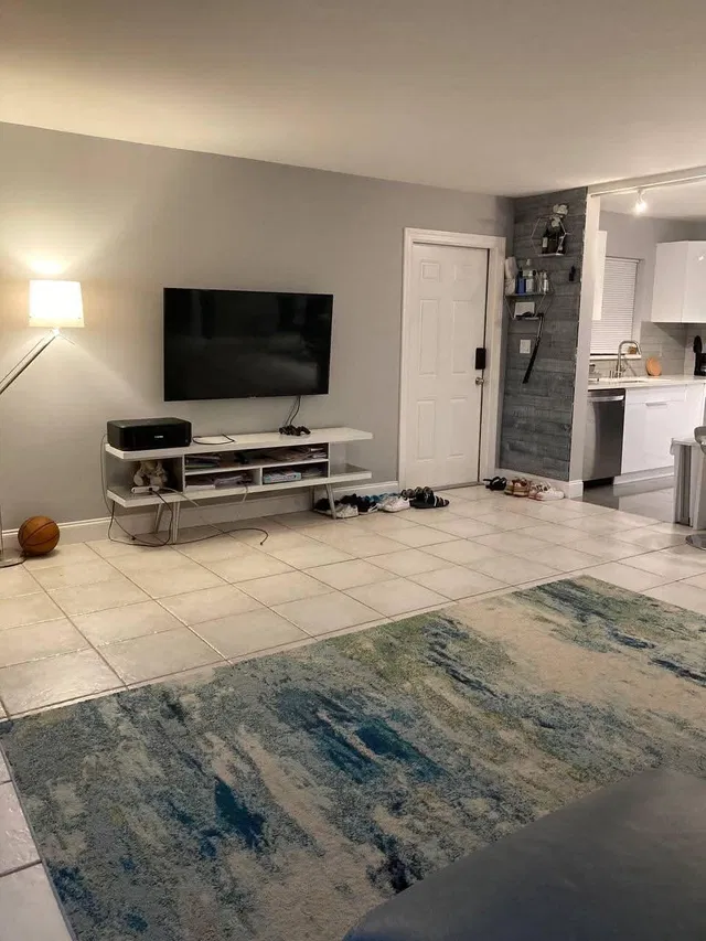 Unit 28B photo 14