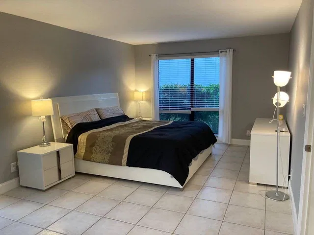  Unit 28B photo 41