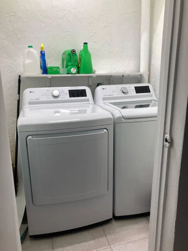  Unit 28B photo 50