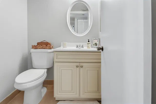 Unit B404 photo 9