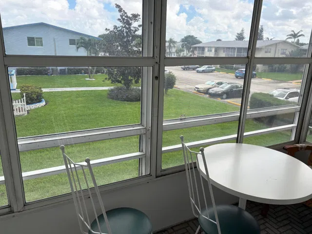 Residence photo 10