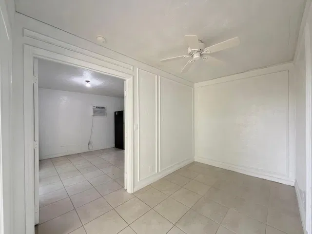  Unit B photo 4