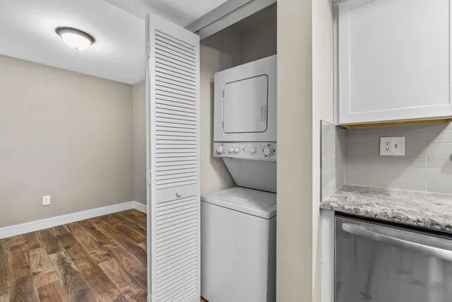 Unit 203 photo 7