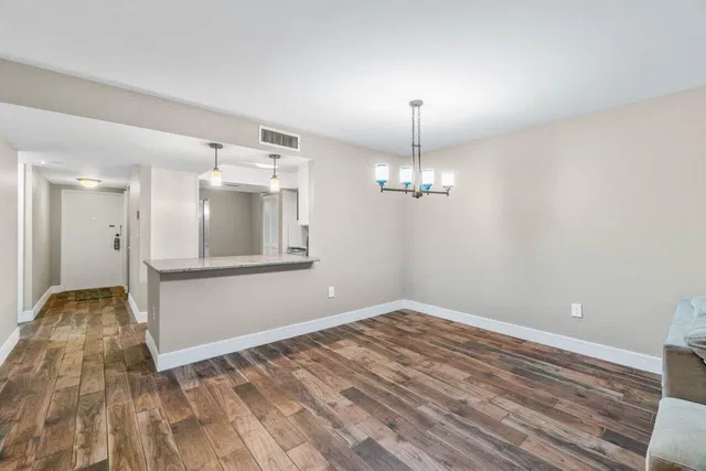 Unit 203 photo 9