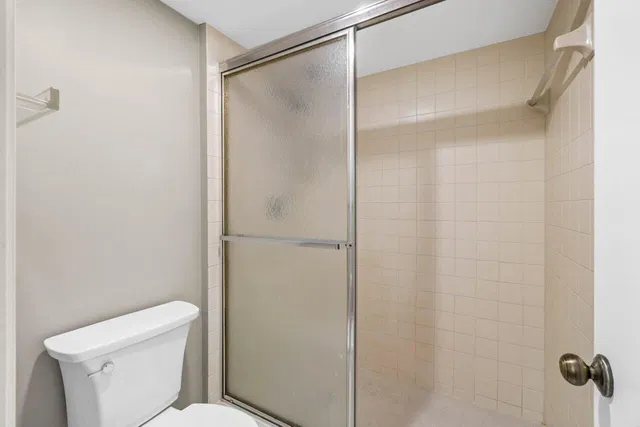Unit 203 photo 17