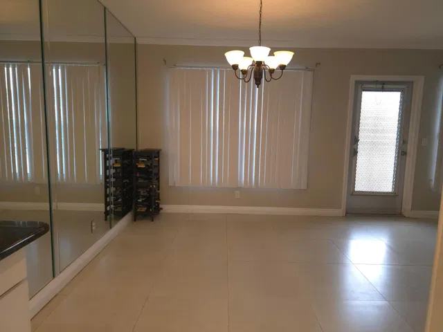  Residence photo 6