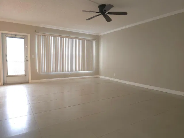  Residence photo 11
