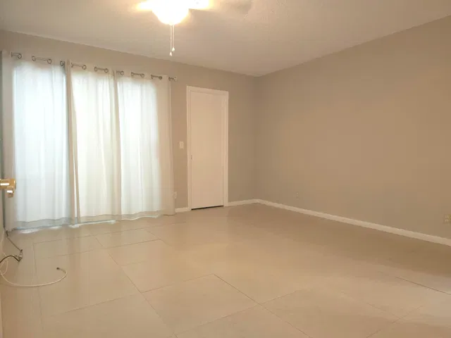  Residence photo 12