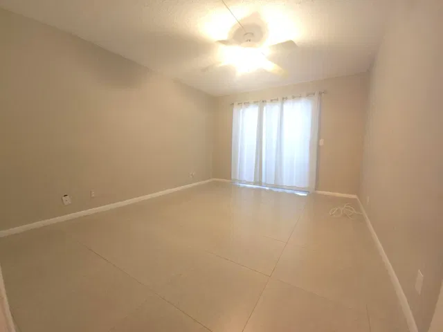  Residence photo 18