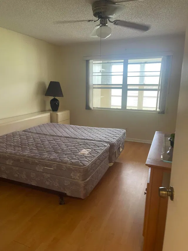 Residence photo 2