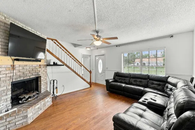 Residence photo 2