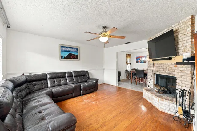 Residence photo 3