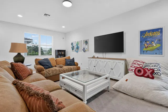 Residence photo 8
