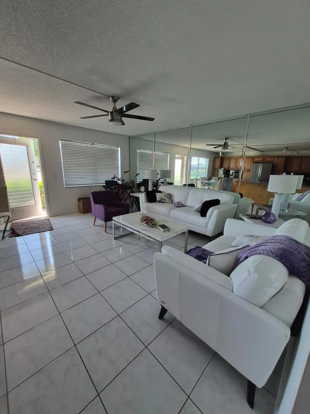 Residence photo 8