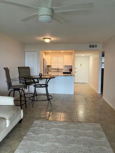 Residence photo 2