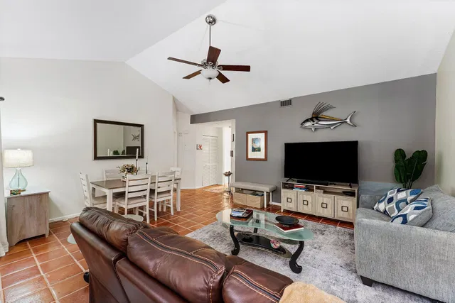 Residence photo 8
