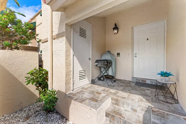 Residence photo 25