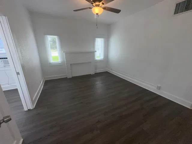 Residence photo 2