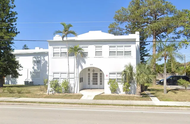 Residence photo 16