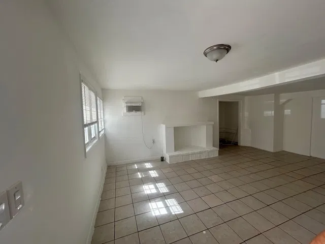Unit Unit 5 photo 2