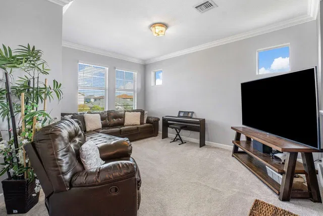 Residence photo 18