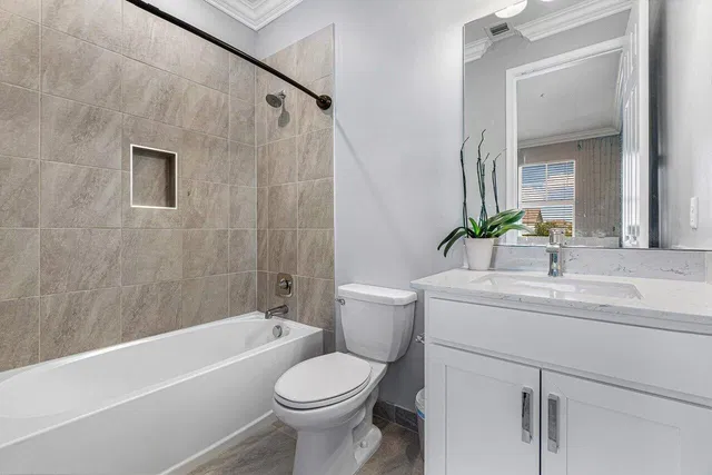 Residence photo 82