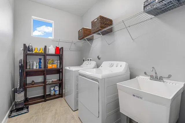 Residence photo 83