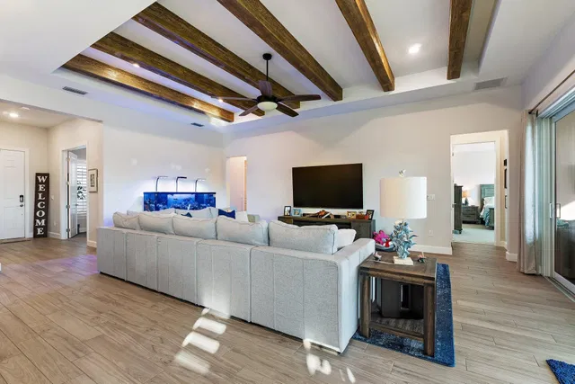 Residence photo 6