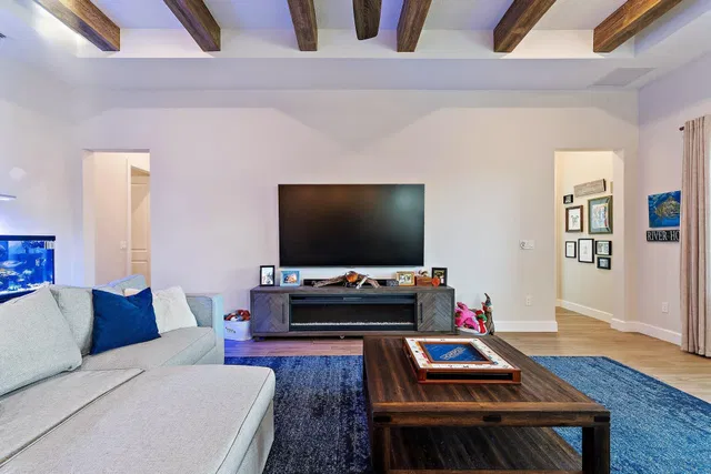 Residence photo 23