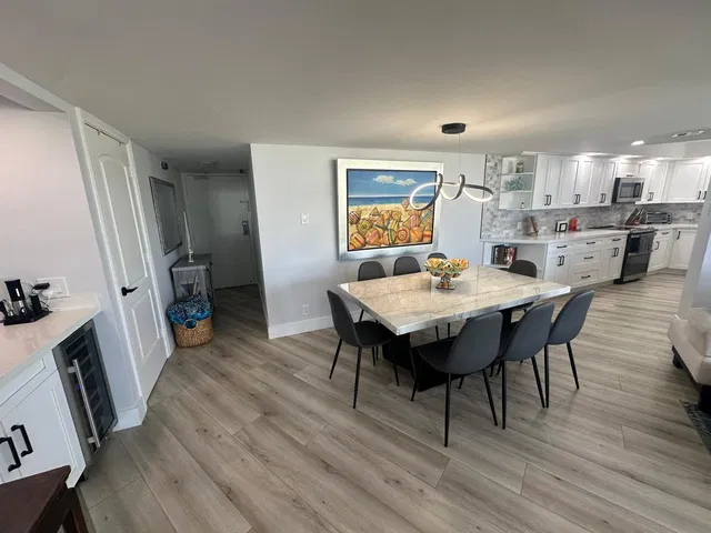 Unit 1903 photo 8