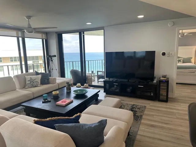 Unit 1903 photo 9