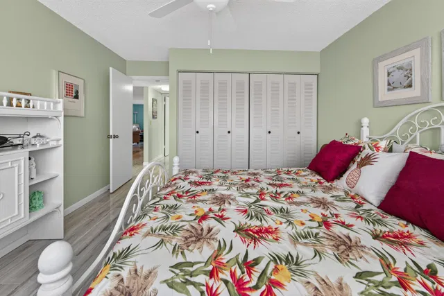 Unit 401 photo 20