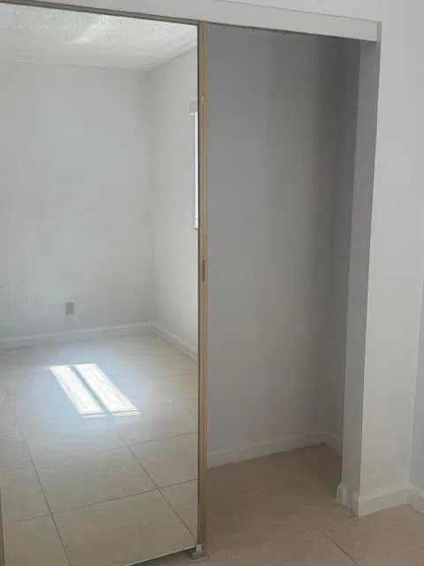 Unit 1610 photo 9