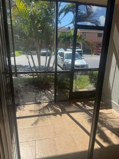 Unit 1610 photo 15