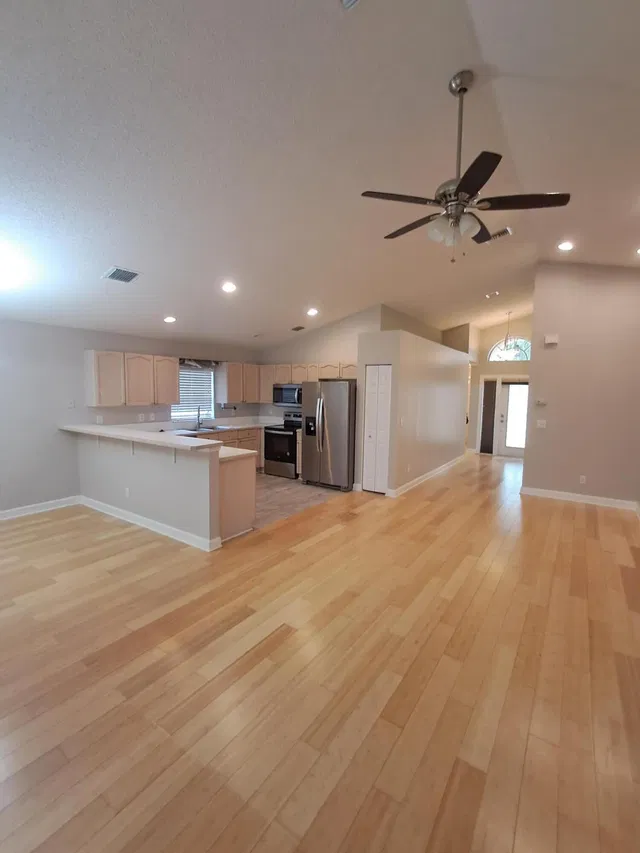 Residence photo 2