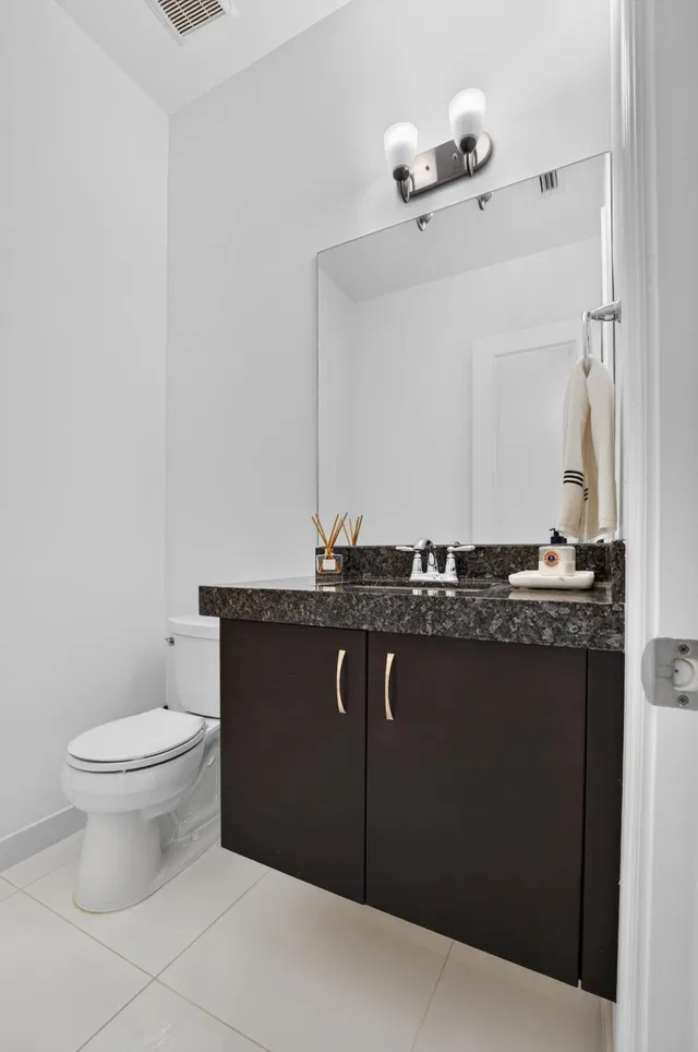  Residence photo 50