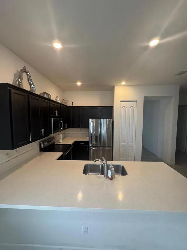 Residence photo 3