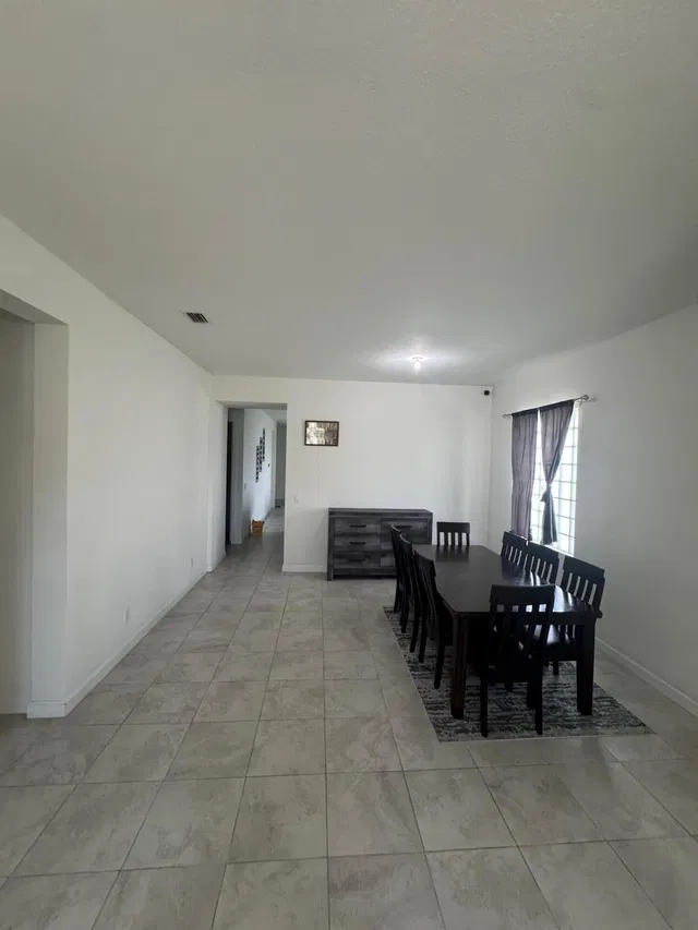 Residence photo 6
