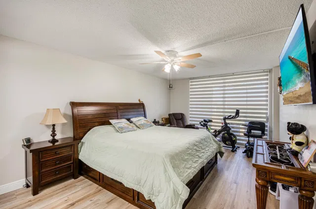 Unit 606 photo 12