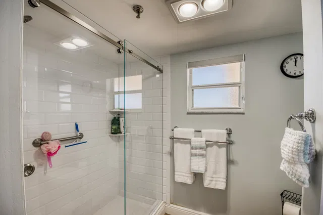 Unit 606 photo 15