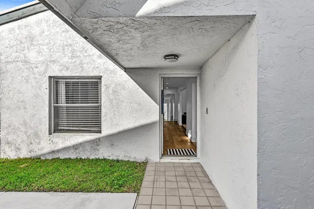 Residence photo 3