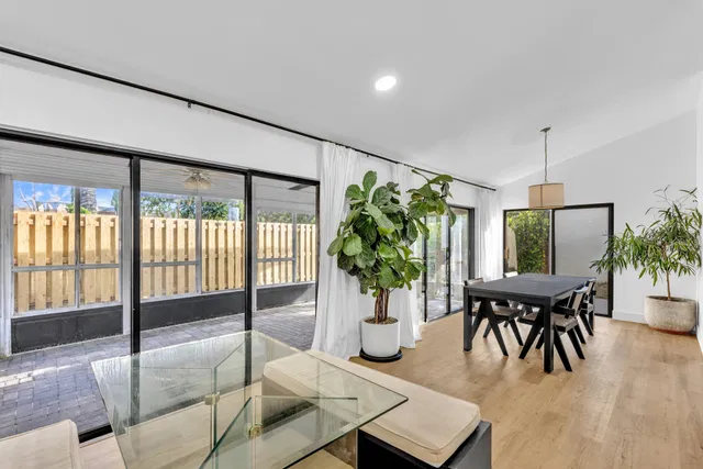 Residence photo 10